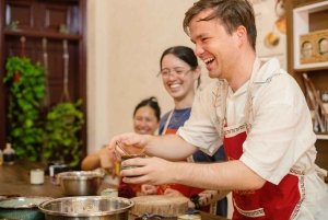 ハノイ・フード・アドベンチャー：ベトナム市場ツアー＆料理教室