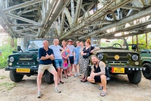 Gastronomie, culture, tourisme et divertissements à Hanoï en jeep de l'armée vietnamienne