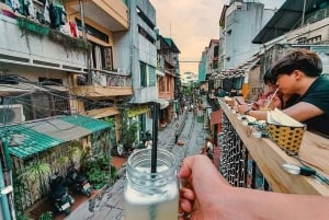 Hanoi: Wycieczka kulinarna z przewodnikiem z wizytą na ulicy kolejowej