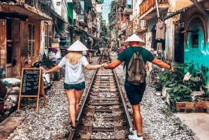 Hanoi: Wycieczka kulinarna z przewodnikiem z wizytą na ulicy kolejowej