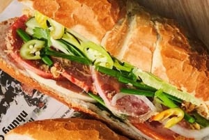 Hanoi: Wycieczka kulinarna z przewodnikiem z wizytą na ulicy kolejowej