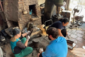 ハノイ：炎の中で鍛造する伝統的な刃物職人をご覧ください