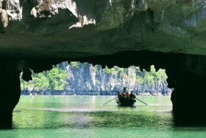 Hanoi: Privat transport til/fra Halong i privat bil
