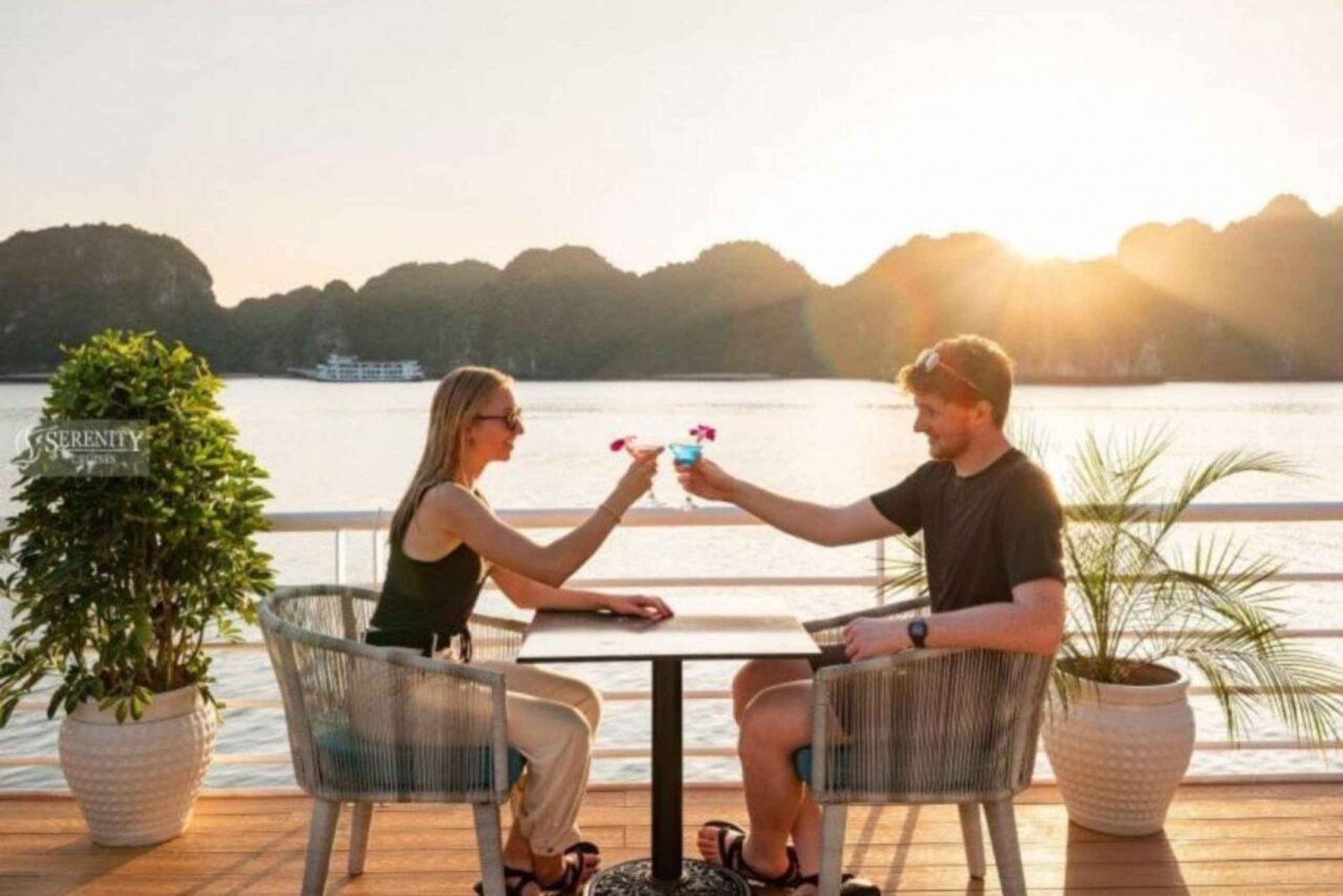 Hanoi: Lan Ha Bay & Cat Ba Island -päiväretki luksusristeilyllä