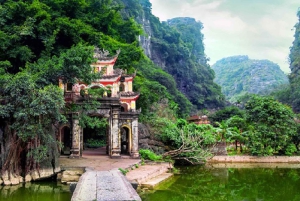 Hanoi: Koko päivän retki Hoa Luun, Tam Cociin ja Mua-luolaan, sisältäen aterian