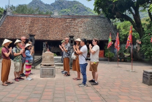 Hanoi: Koko päivän retki Hoa Luun, Tam Cociin ja Mua-luolaan, sisältäen aterian