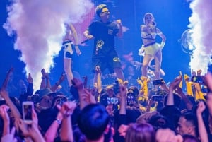 Hanoi: Guided Bar Crawl with Drinks and Nightclub Entry