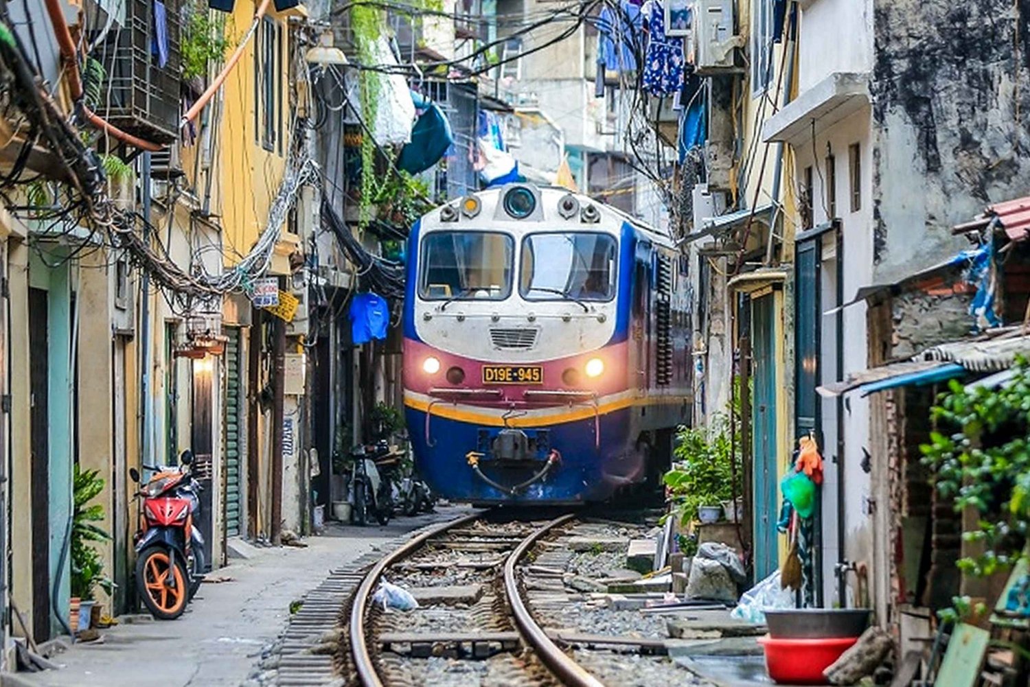 Hanoi: tour gastronomico guidato con Train Street ed esperienza spa