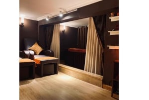 ハノイ：トレインストリート＆スパ体験付きガイド付きフードツアー