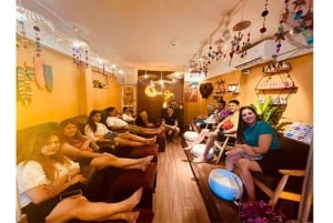 ハノイ：トレインストリート＆スパ体験付きガイド付きフードツアー