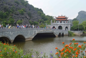Hanoi: Guided Full-Day Hoa Lu, Trang An and Mua Cave Tour