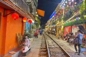 Hanoi: Guidet madtur i gaderne med Train Street Experience