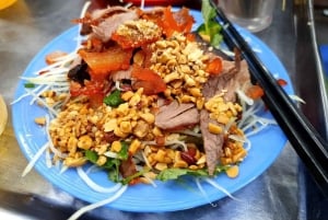 Hanoi: Guidet madtur i gaderne med Train Street Experience