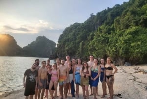 Hanoi: Crociera di 1 o 2 giorni nella Baia di Ha Long e Bai Tu Long