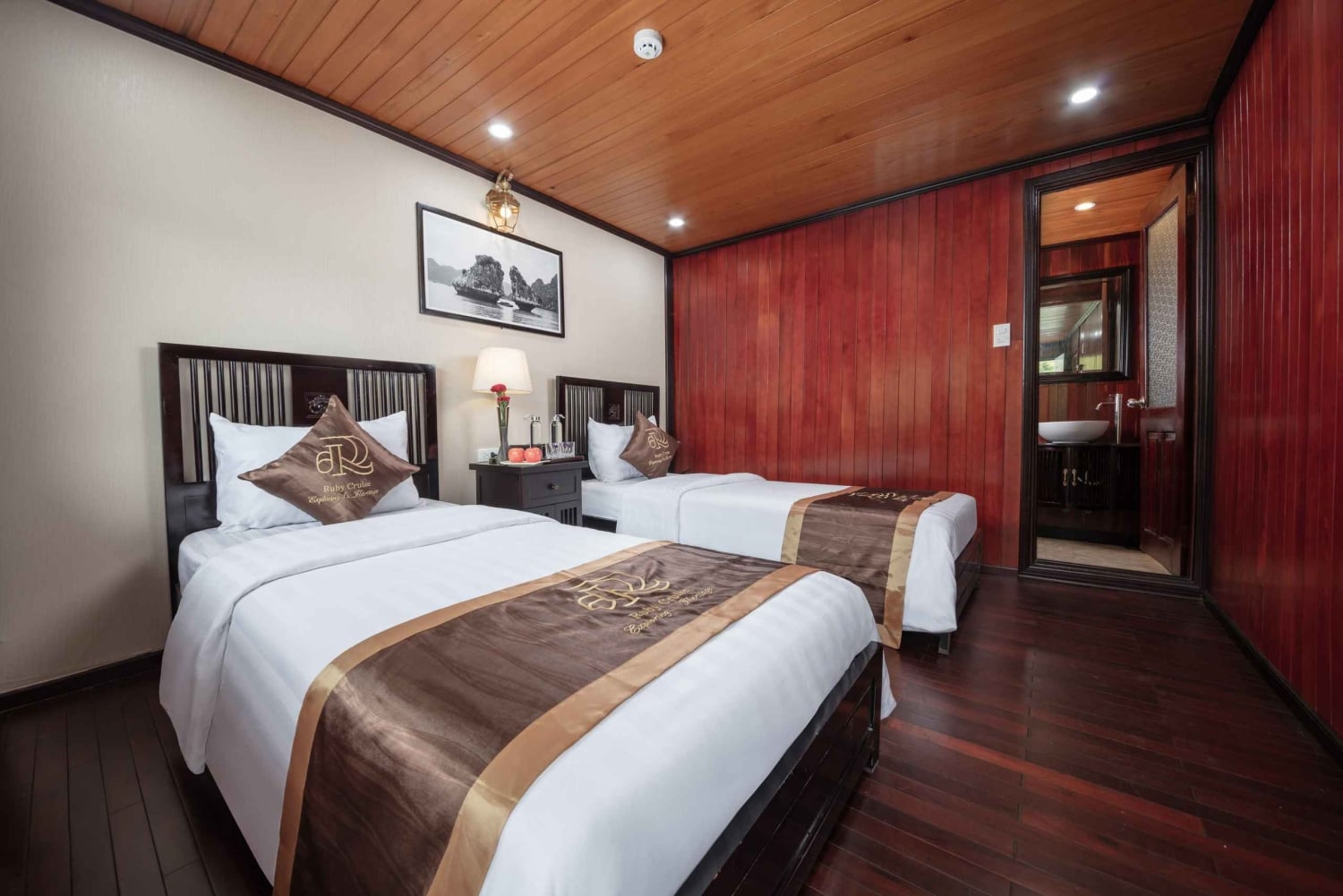 Hanoi: 2-dagers 1-natts tur i Ha Long-bukten med 4-stjerners luksusjunk