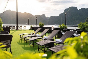 Hanoi: Ha Long Bay 5 tähden risteily 2 päivän päiväkierros