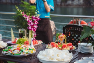 ハノイ：ハロン湾日帰りツアー - アポロクルーズ、ジャグジー、ビュッフェ