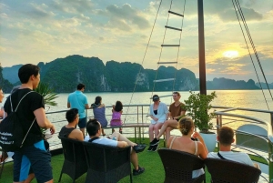 Hanói: Viagem de um dia à Baía de Ha Long – Cruzeiro de luxo e almoço local