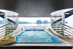 Hanoi: Ha Long Bay päiväretki - ylellinen risteily ja buffet-lounas