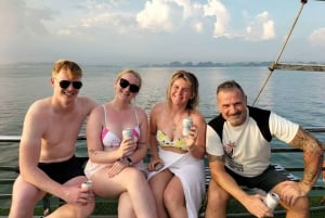 Hanoi: Ha Long Bay päiväretki - ylellinen risteily ja buffet-lounas