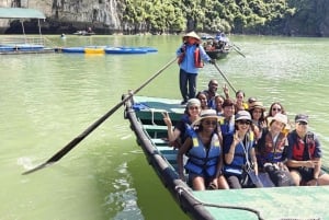 Hanoi: Ha Long Bay päiväretki - ylellinen risteily ja buffet-lounas