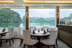 Hanoi: Ha Long Bay päiväretki - ylellinen risteily ja buffet-lounas