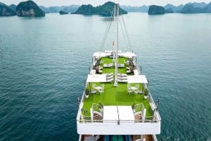Hanoi: Ha Long Bay päiväretki - ylellinen risteily ja buffet-lounas