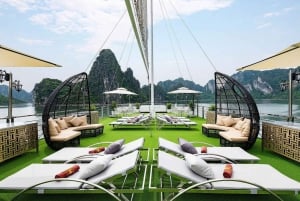 Hanoi: Ha Long Bay päiväretki - ylellinen risteily ja buffet-lounas