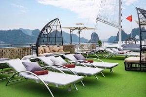 Hanoi: Ha Long Bay päiväretki - ylellinen risteily ja buffet-lounas