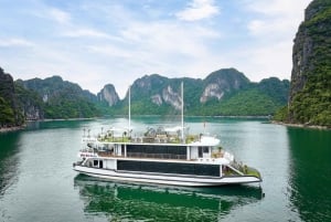 Hanoi: Ha Long Bay päiväretki - ylellinen risteily ja buffet-lounas