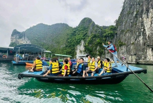 Hanói: Cruzeiro de luxo de dia inteiro na Baía de Ha Long com almoço e caiaque
