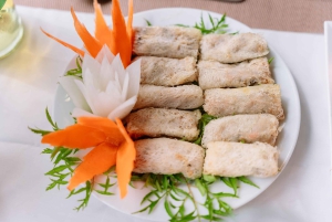 Hanói: Cruzeiro de luxo de dia inteiro na Baía de Ha Long com almoço e caiaque