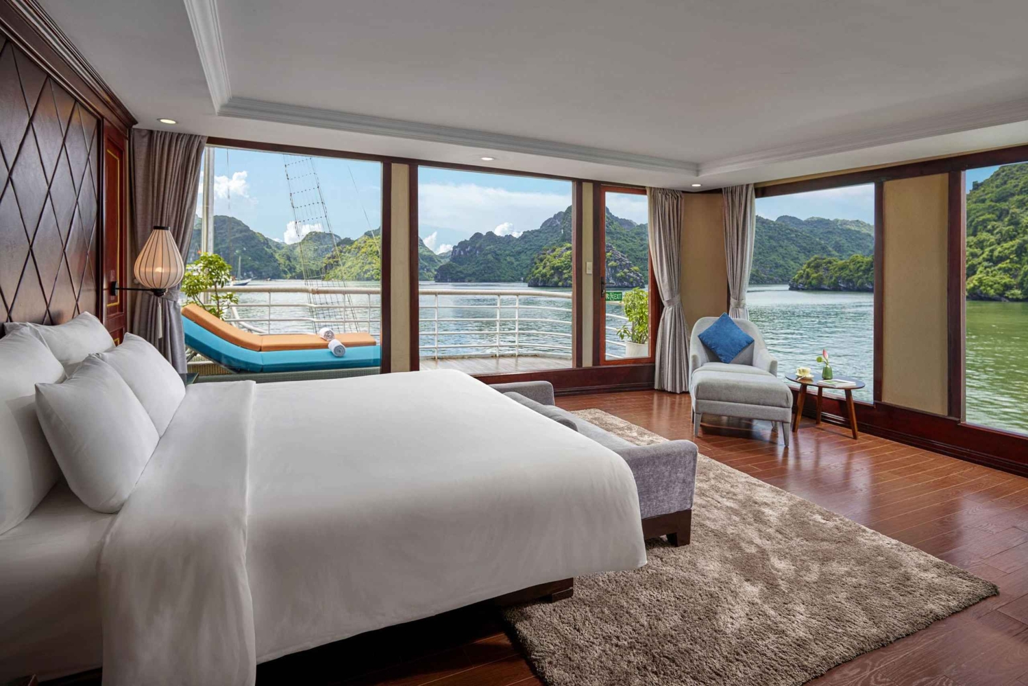 Hanoi: Ha Long & Lan Ha Bay 5* cruises: balkon, alle maaltijden