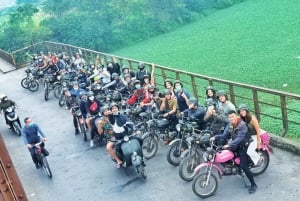 Hanoi: Guidad stadsvandring på halvdagsutflykt med Vintage Minsk-motorcykel