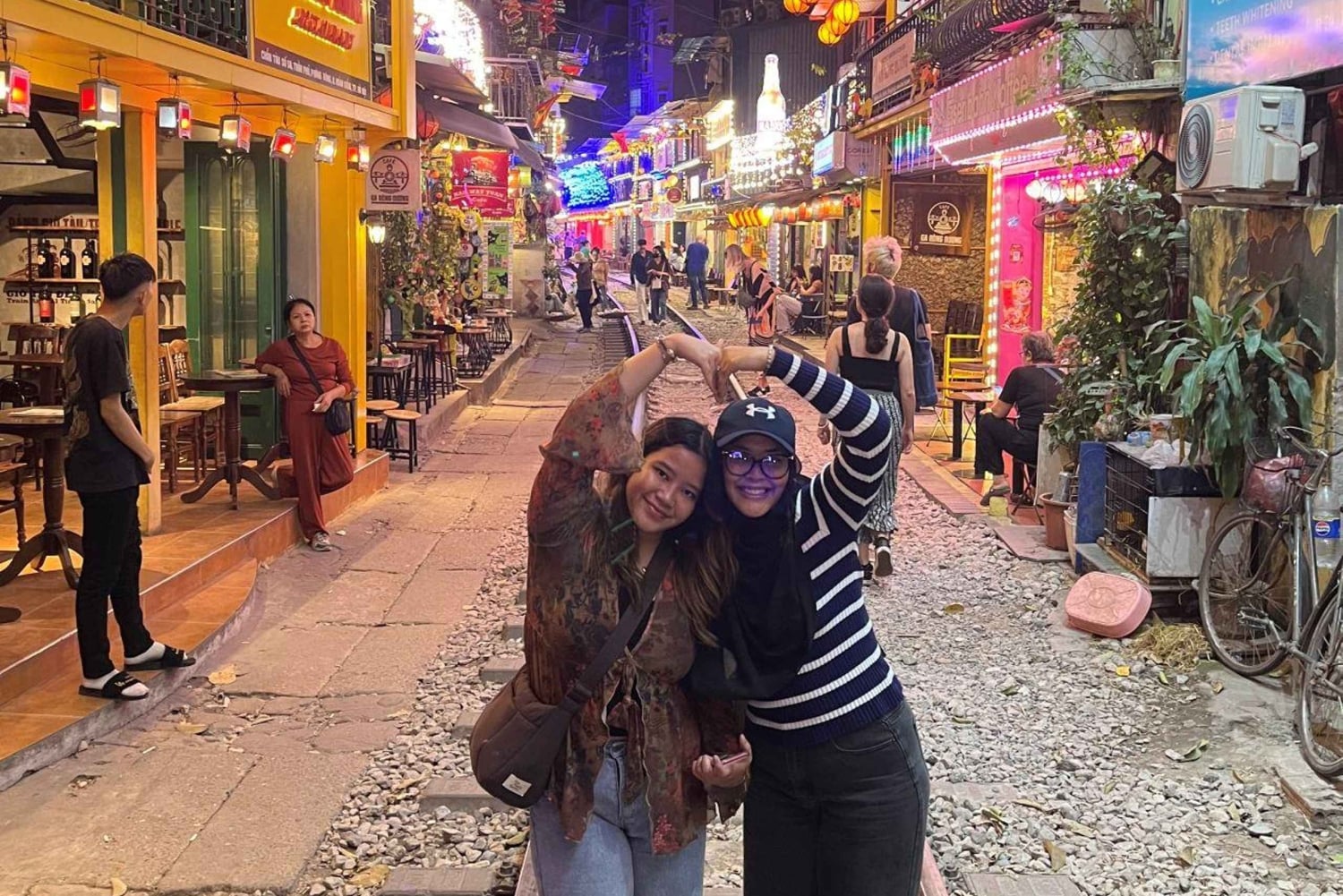 Hanoi: Half‑Day Jeep City Tour, Landmarks & Local Food