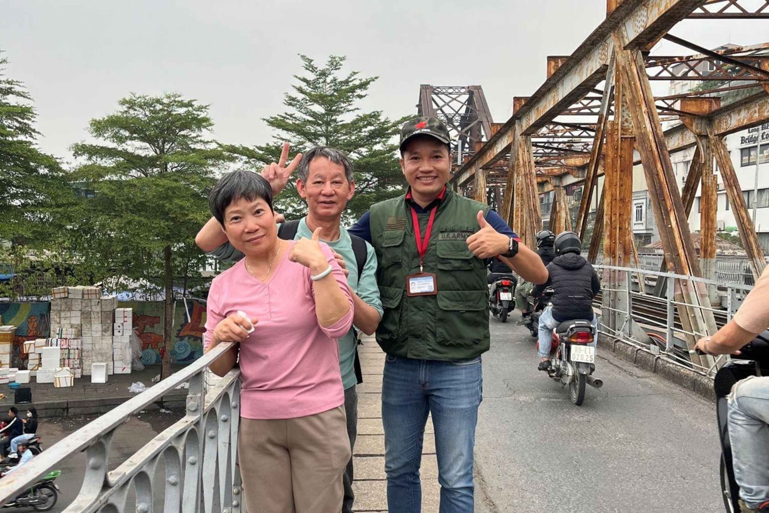 Hanoi: Half‑Day Jeep City Tour, Landmarks & Local Food