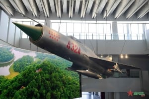 Hanoi: Vietnam Military History Museum & Landmarks Tour