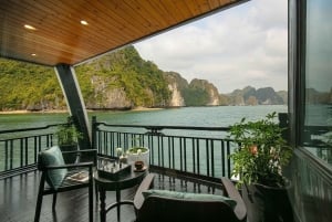 Hanoi: 2-dages 5-stjernet krydstogt i Halong-bugten med balkon og badekar