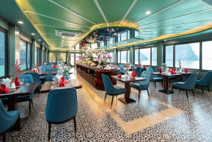 Hanoi : Croisière dans la baie d'Halong, grotte étonnante, île de Titov et kayak