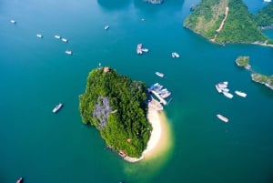 Hanoi : Croisière dans la baie d'Halong, grotte étonnante, île de Titov et kayak