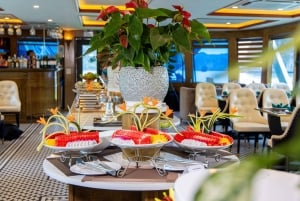 Hanoi : Croisière dans la baie d'Halong, grotte étonnante, île de Titov et kayak