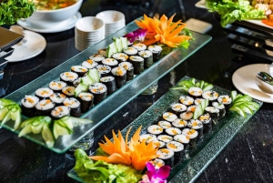 Hanoi: Bådtur i Halong-bugten med buffet, kajaksejlads og transport