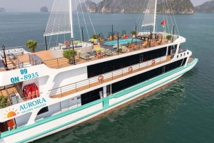 Hanoi: Bådtur i Halong-bugten med buffet, kajaksejlads og transport