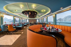 Hanoi: Bådtur i Halong-bugten med buffet, kajaksejlads og transport