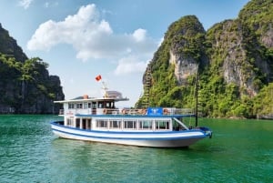 Hanoi: escursione di un giorno nella baia di Halong con l'isola di Titop, la grotta e il kayak