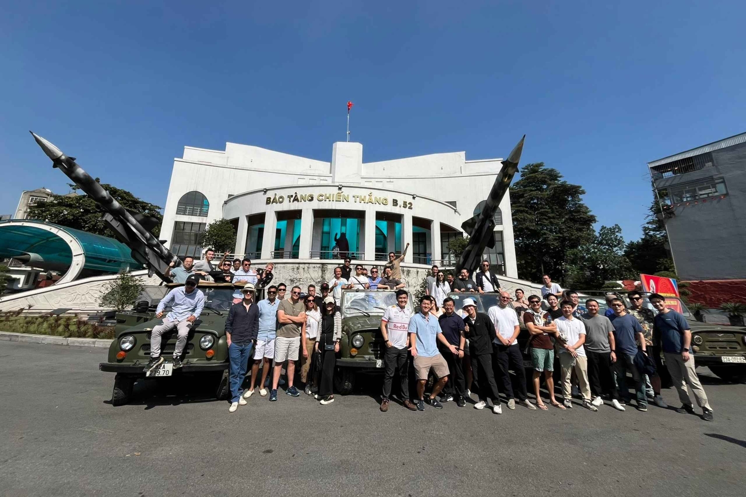 Historisk rundtur i Hanoi med Jeep Discovery (ny aktivitet)