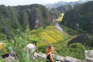 Hanoi: Hoa Lu, Trang An Caves, & Mua Cave Day Trip and Lunch