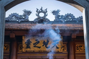 ハノイ：雄王の祠または香村＆帽子村をご案内します