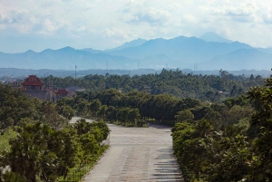 ハノイ：雄王の祠または香村＆帽子村をご案内します