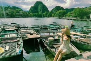 Hanoi: Dagsutflykt till rökelsebyarna och Ninh Binh Hoa Lu Trang An